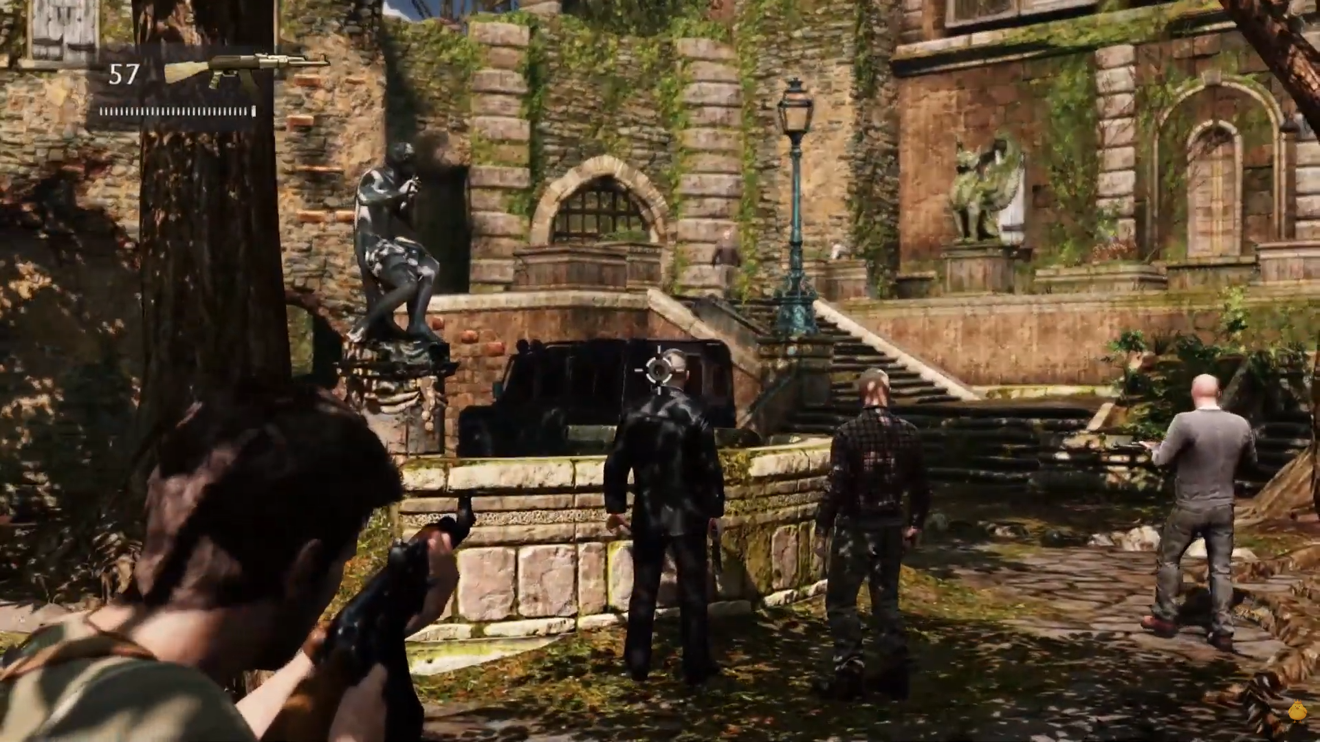 Nathan Drake en train d'attaquer